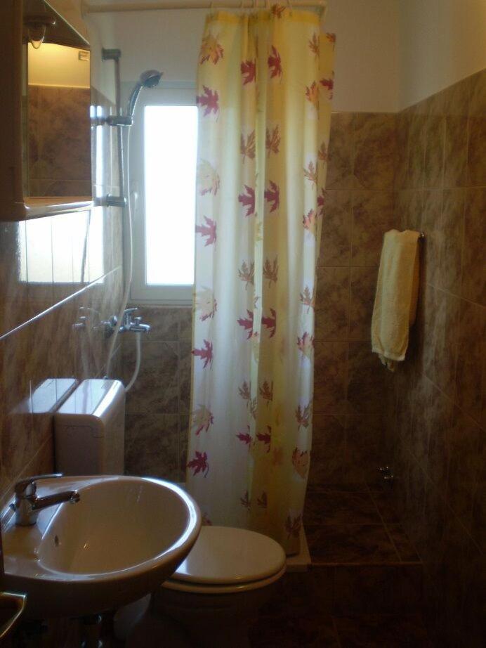 Apartments Robi- Swimming Pool And Beautiful Garden Kampor ภายนอก รูปภาพ