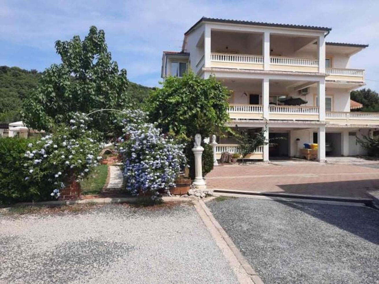 Apartments Robi- Swimming Pool And Beautiful Garden Kampor ภายนอก รูปภาพ
