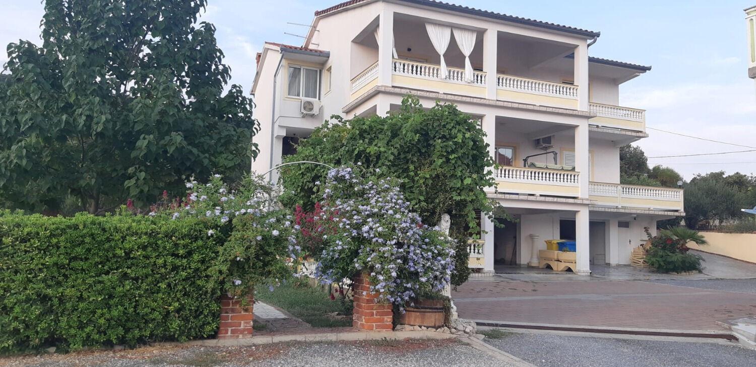 Apartments Robi- Swimming Pool And Beautiful Garden Kampor ภายนอก รูปภาพ